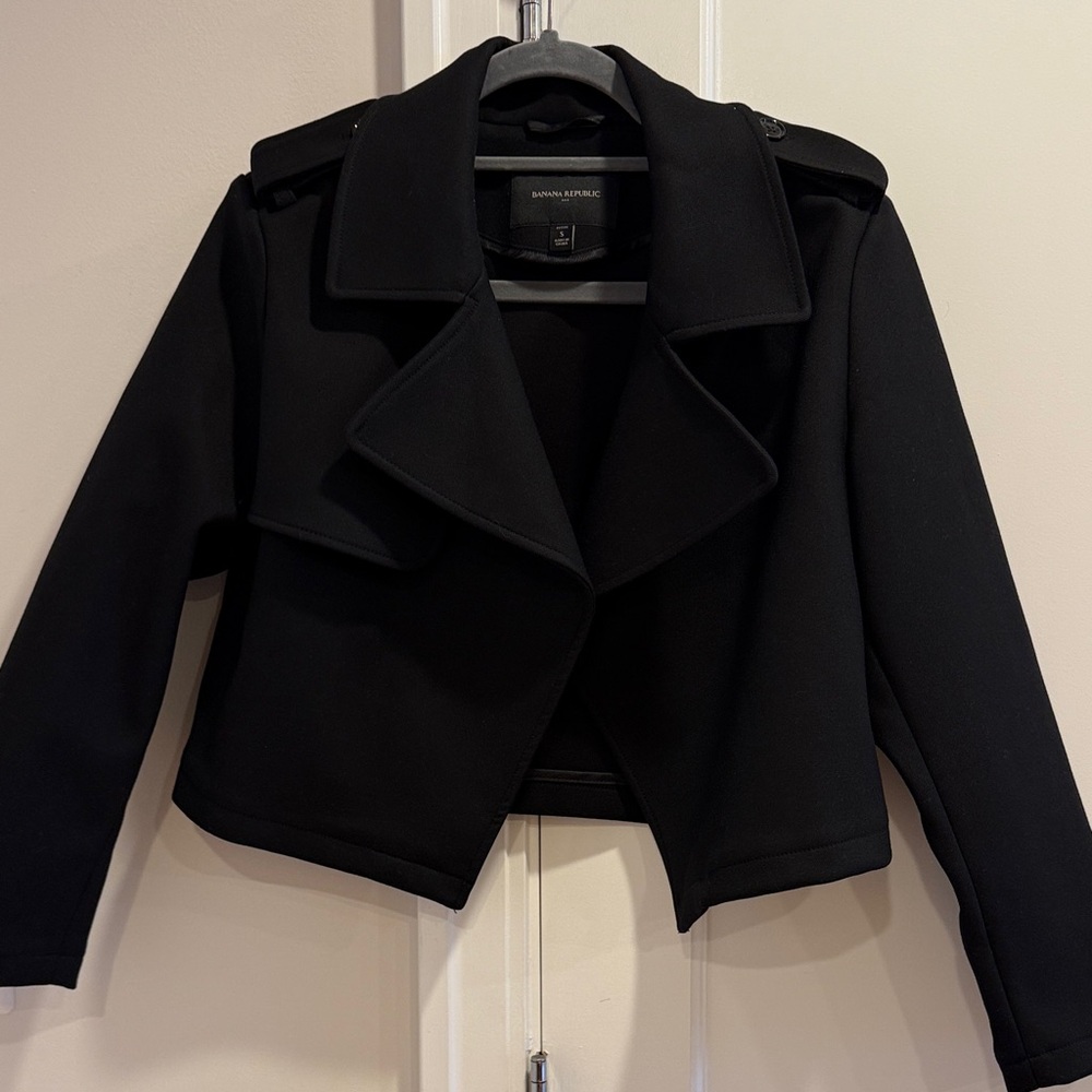 Banana Republic Classic Black Cropped Blazer